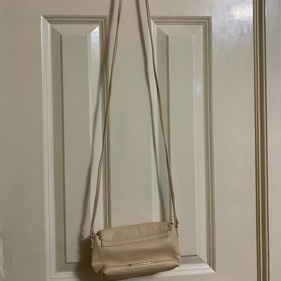 Steve Madden Small Cream Color Cross body Purse - Picture 6 of 7